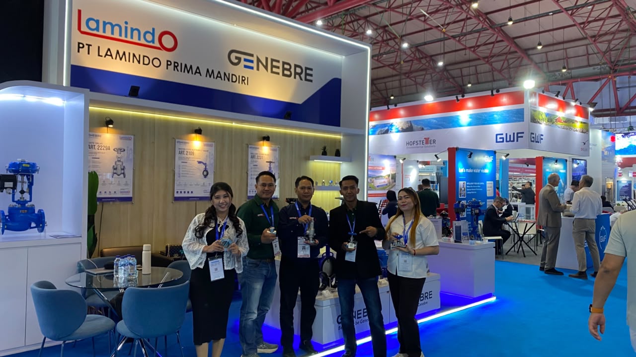 PT Lamindo Prima Mandiri team with visitors at GENEBRE booth during INDO WATER 2026 Day 2